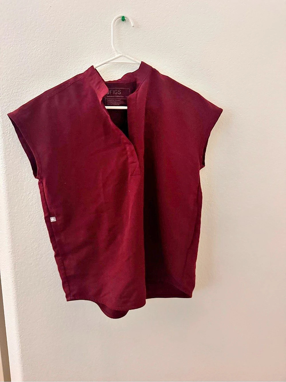 FIGS Rafaela Oversized Scrub Top Burgundy XXS